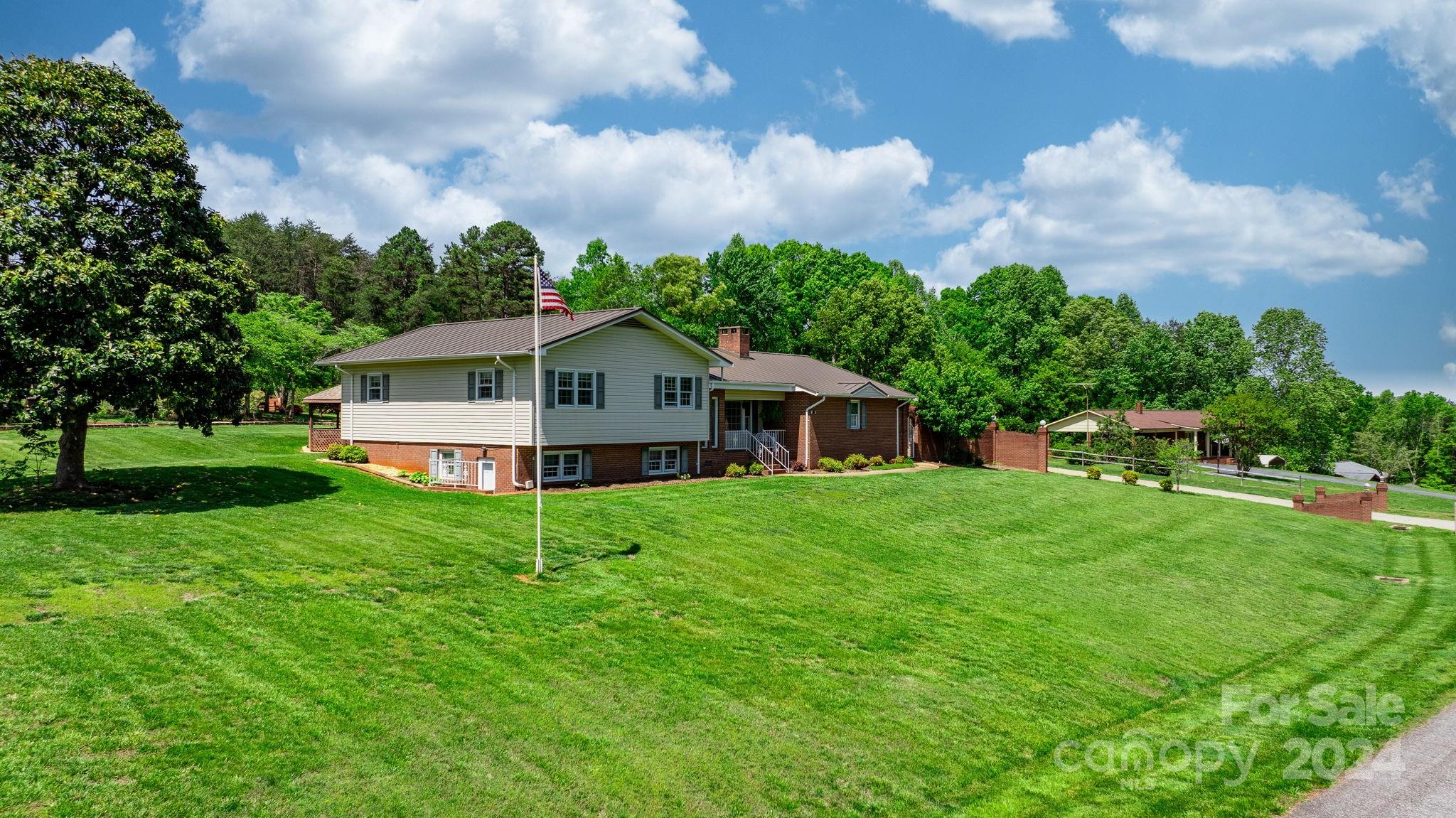 2726 Camelot Drive Newton NC 28658