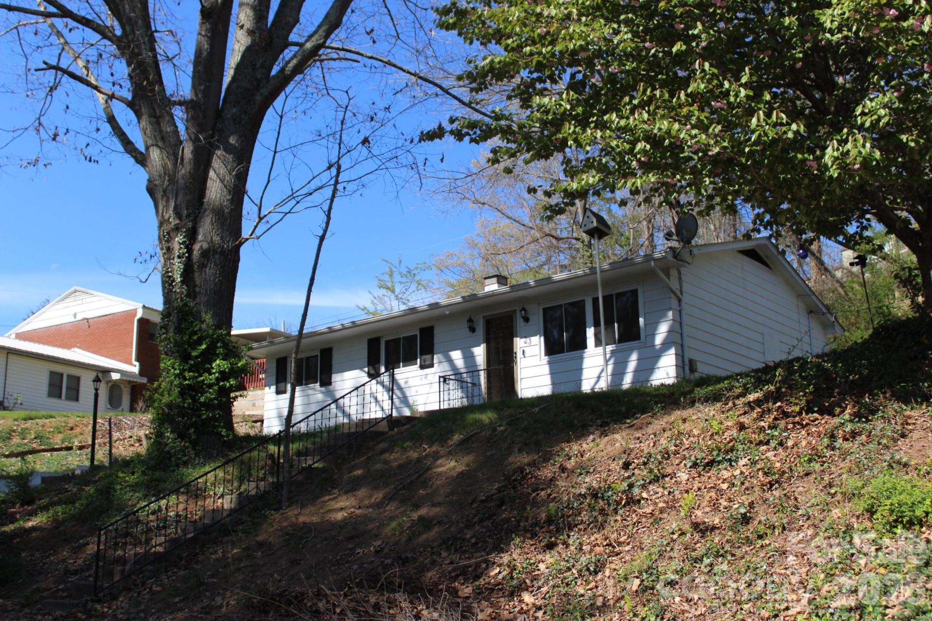 23 High Court Entrance Asheville NC 28806