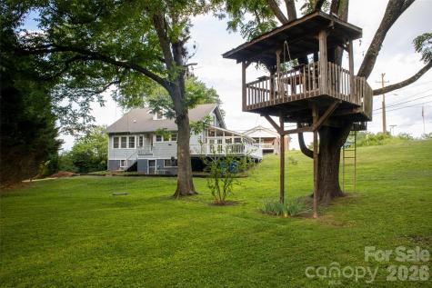 102 Cuthberson Street Morganton NC 28655