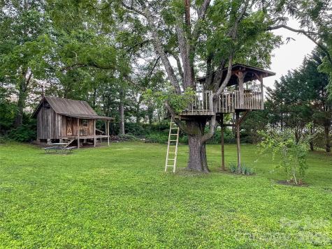 102 Cuthberson Street Morganton NC 28655