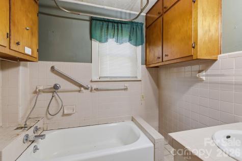 174 Hazelwood Avenue Waynesville NC 28786