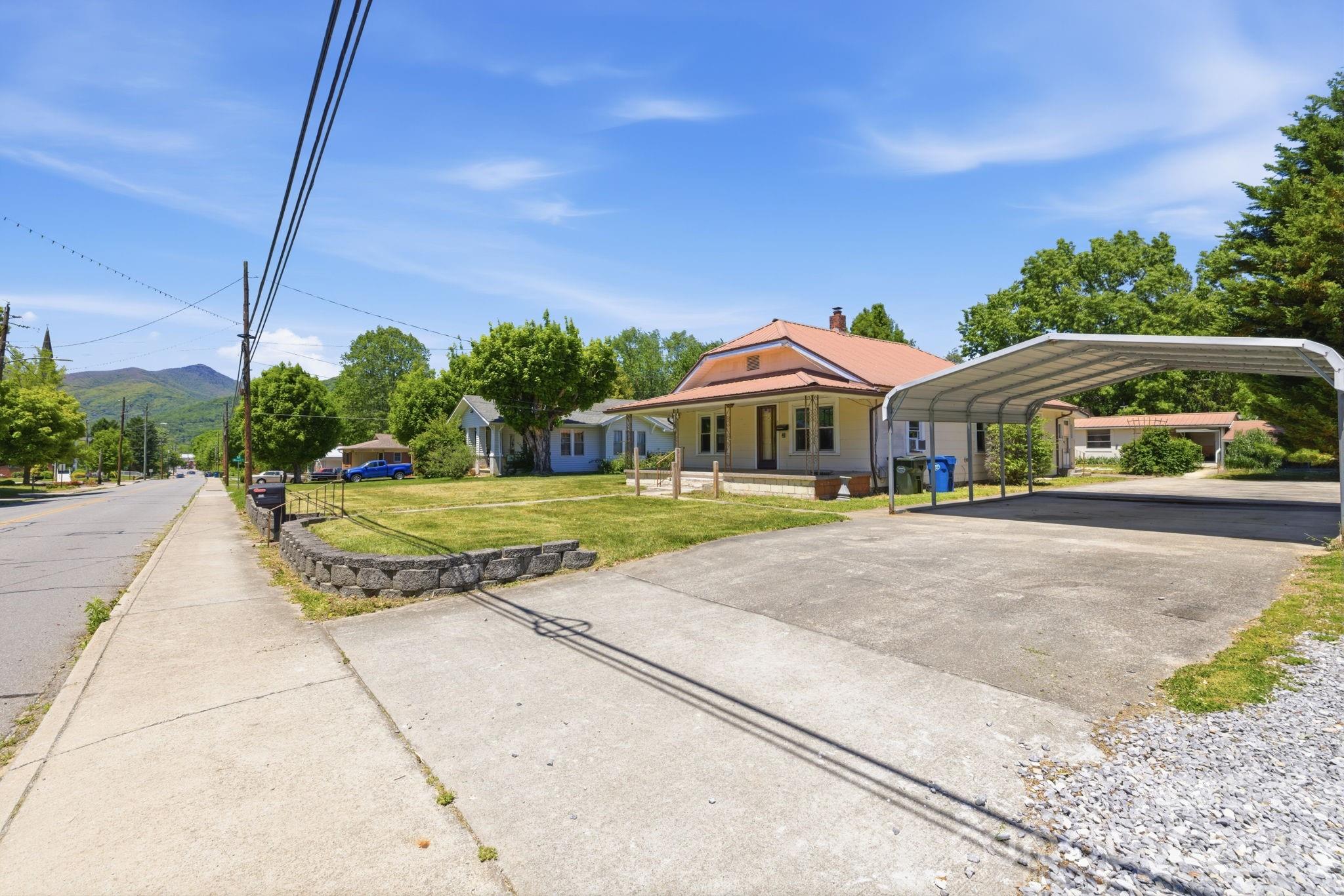 174 Hazelwood Avenue Waynesville NC 28786