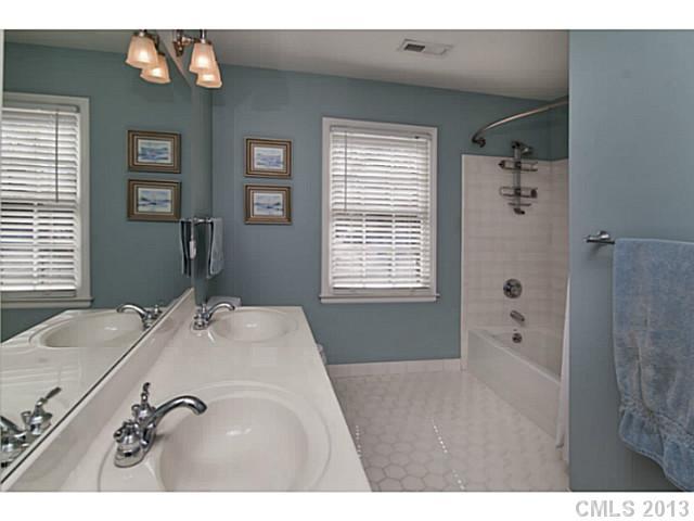 4809 Derbyshire Drive Charlotte NC 28270