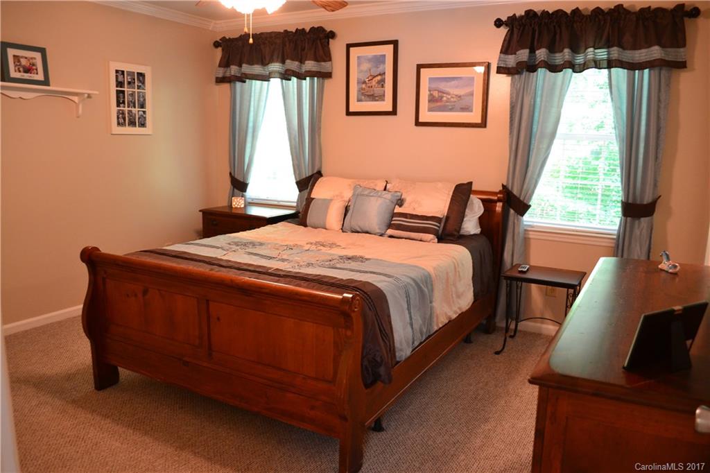 8100 Chrisbry Lane Charlotte NC 28215