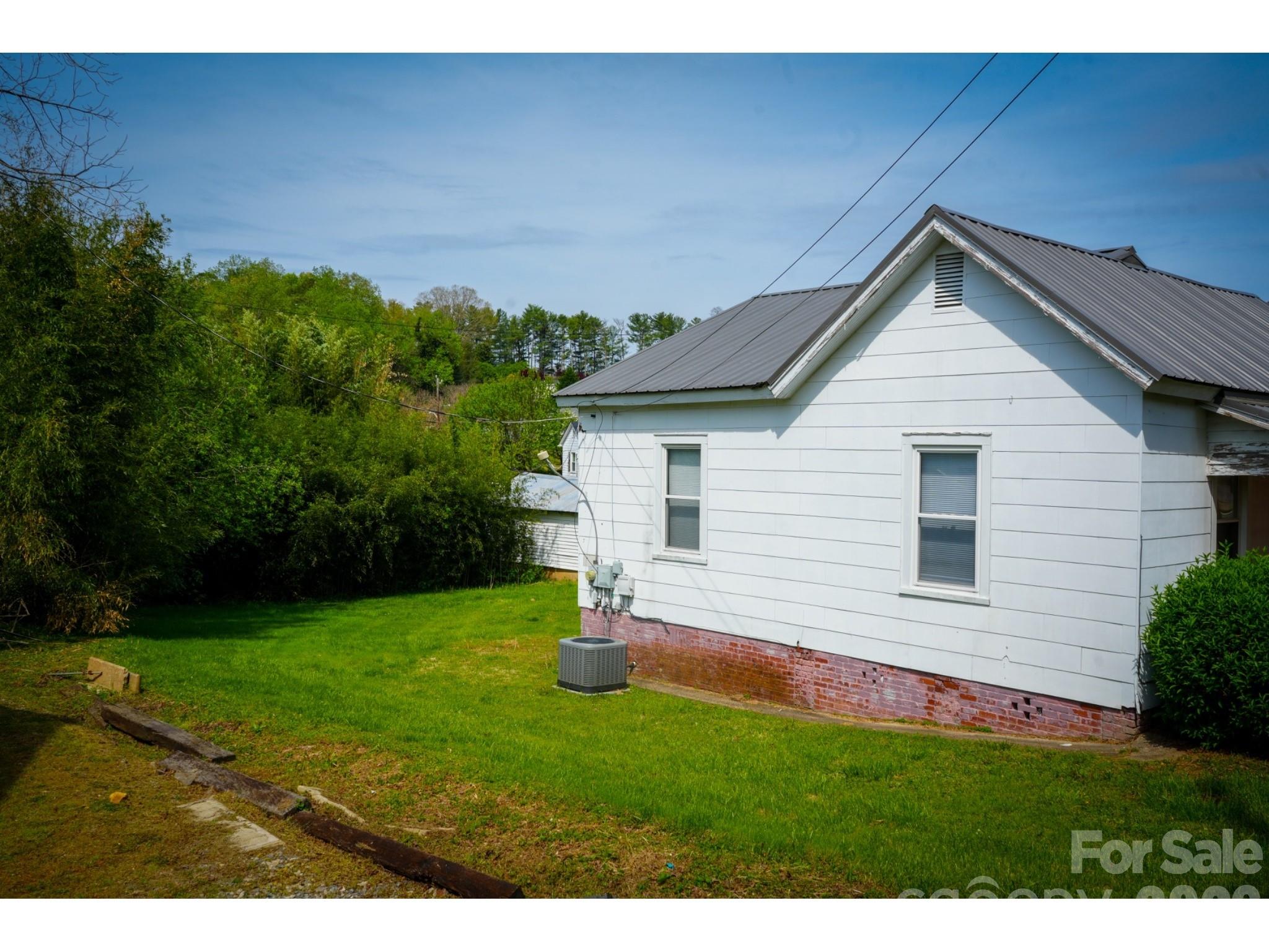 102 6th Em Street Marion NC 28752