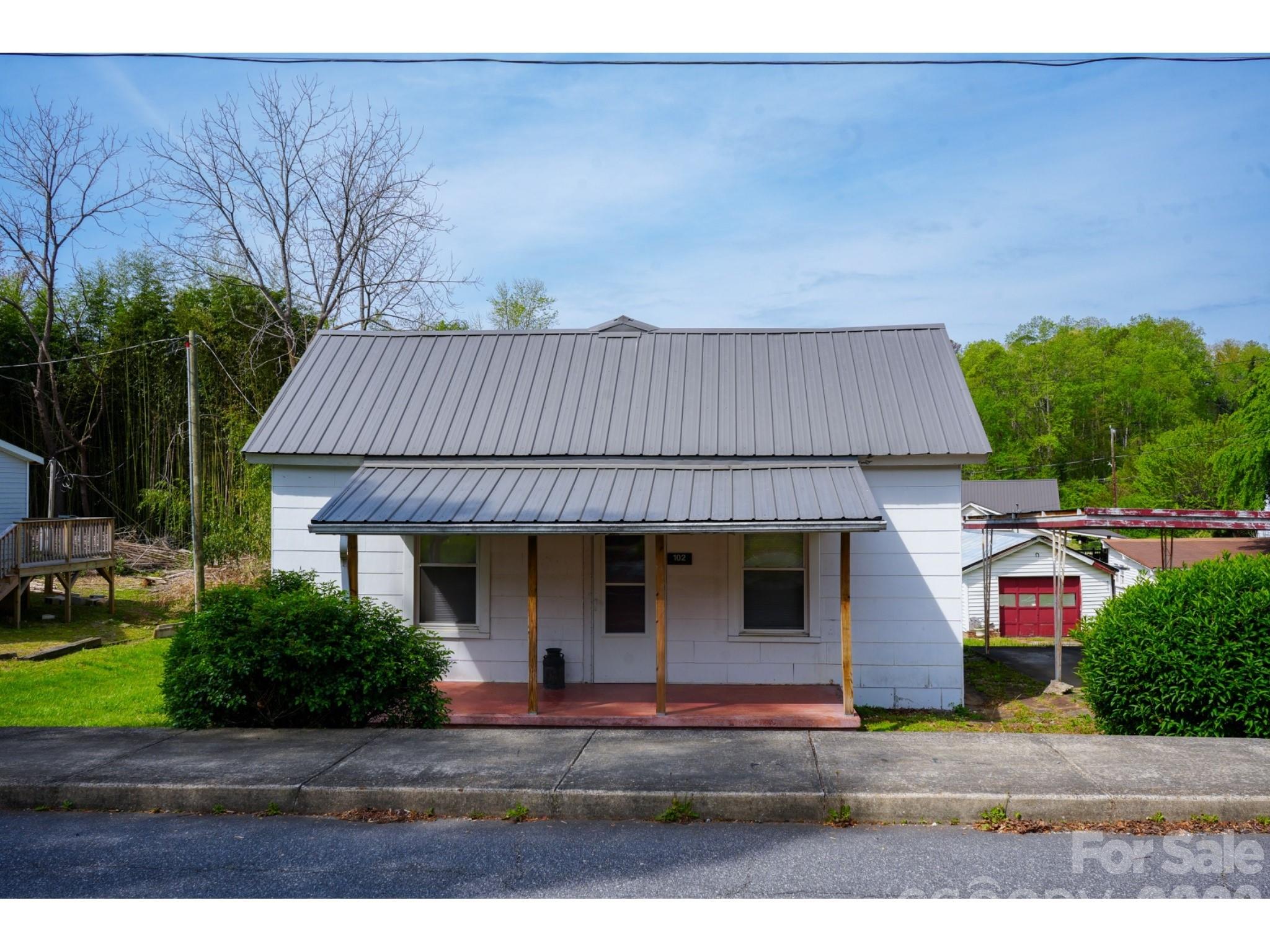 102 6th Em Street Marion NC 28752