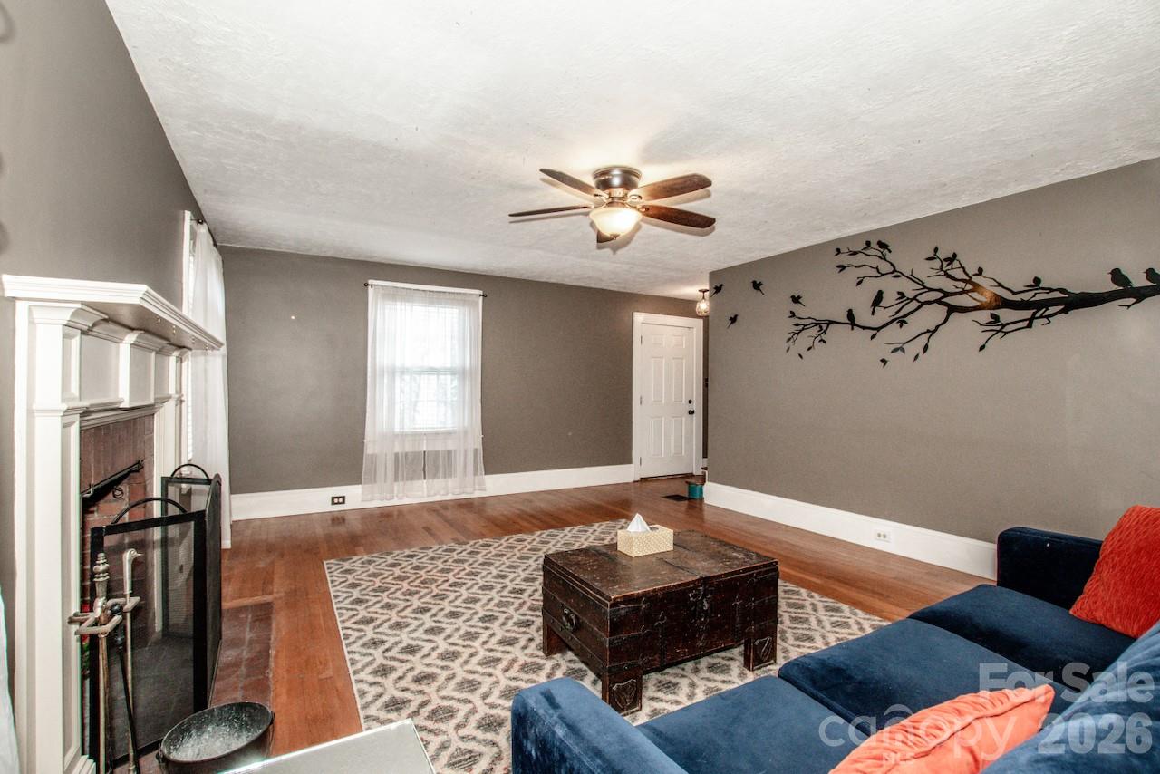 416 S Race Street Statesville NC 28677