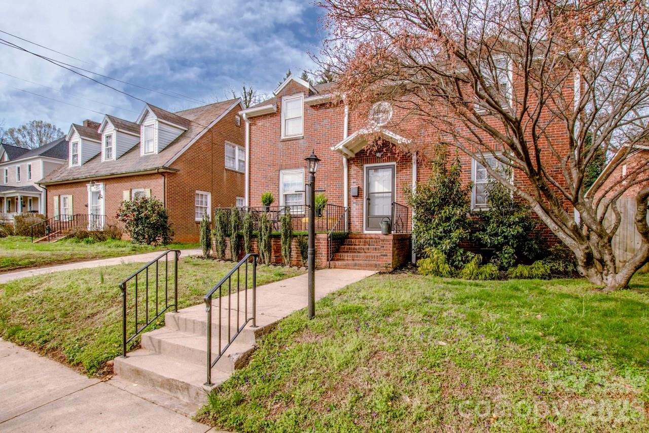 416 S Race Street Statesville NC 28677