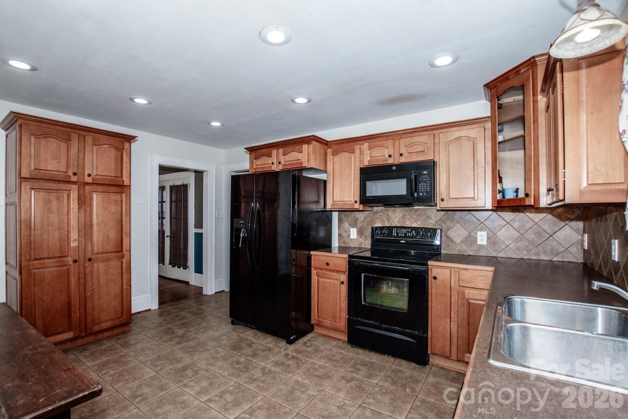 416 S Race Street Statesville NC 28677