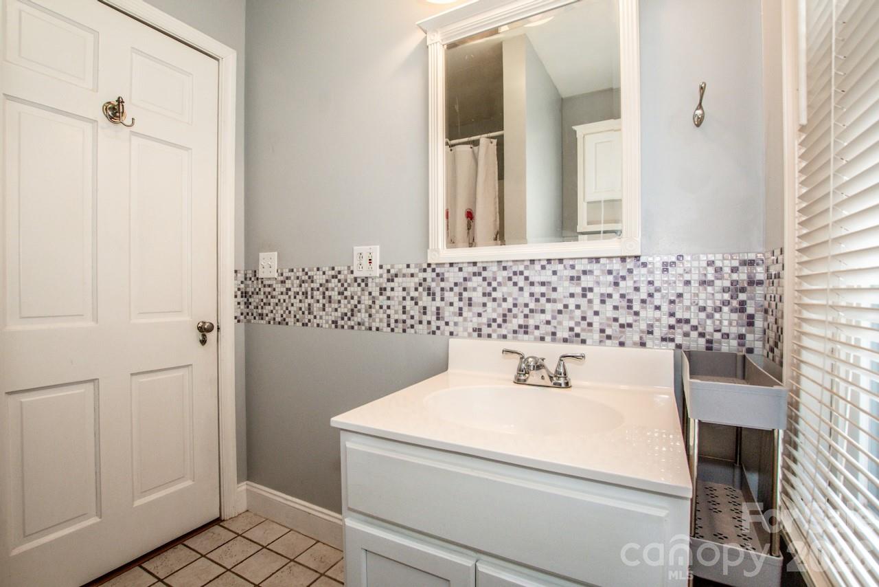 416 S Race Street Statesville NC 28677