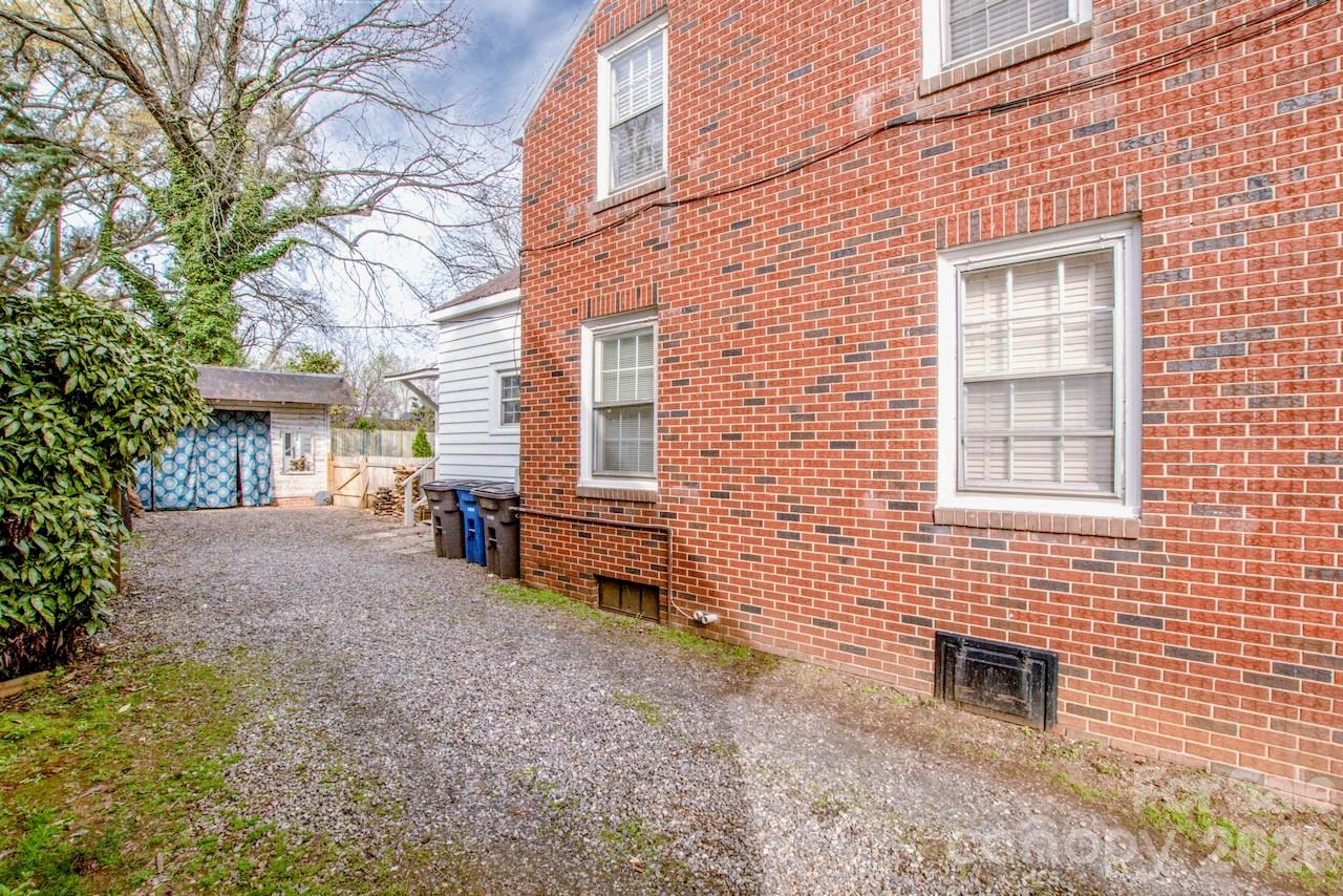 416 S Race Street Statesville NC 28677