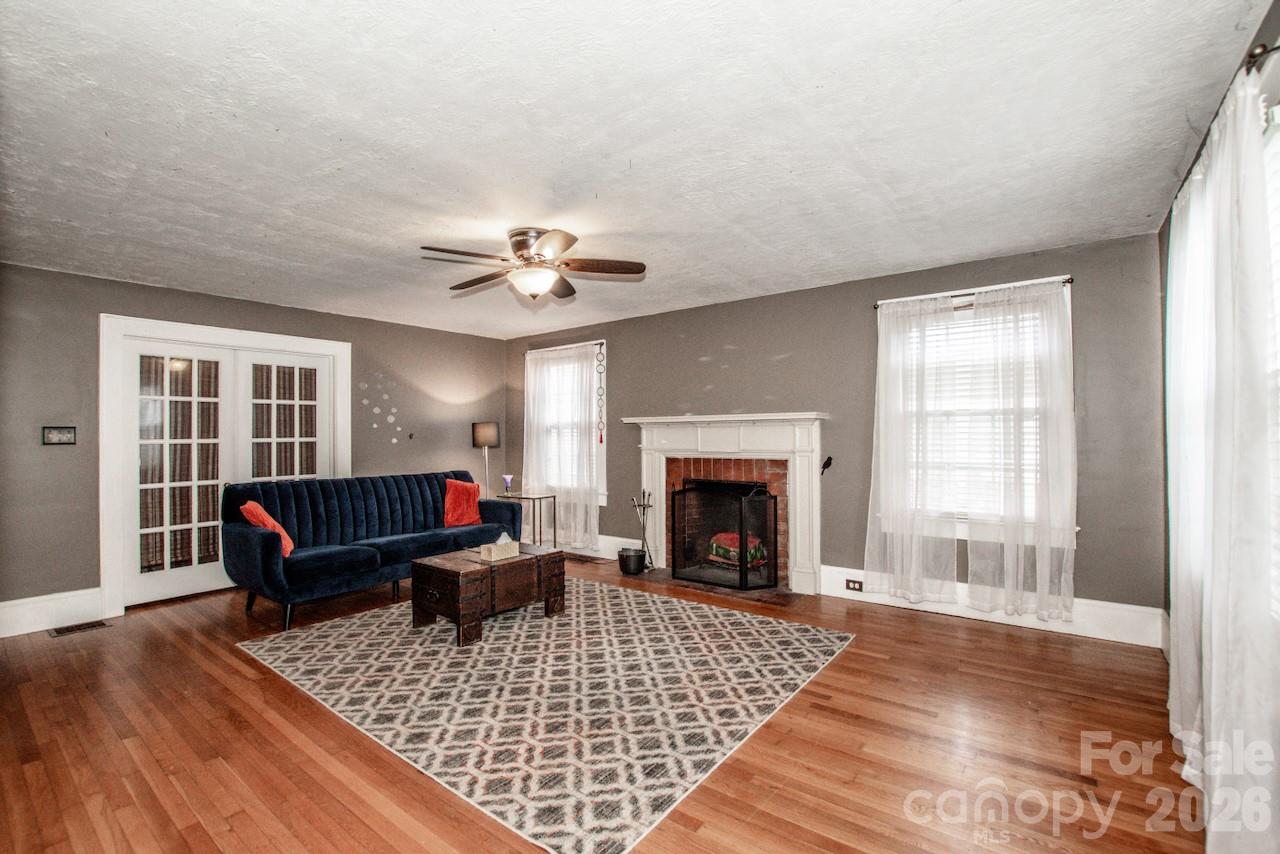416 S Race Street Statesville NC 28677