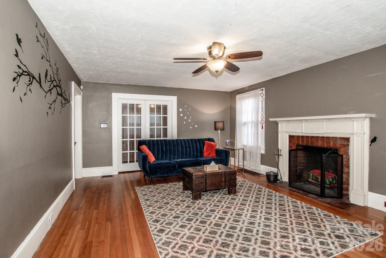 416 S Race Street Statesville NC 28677