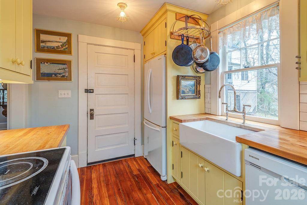 2 Hillside Walk Asheville NC 28801