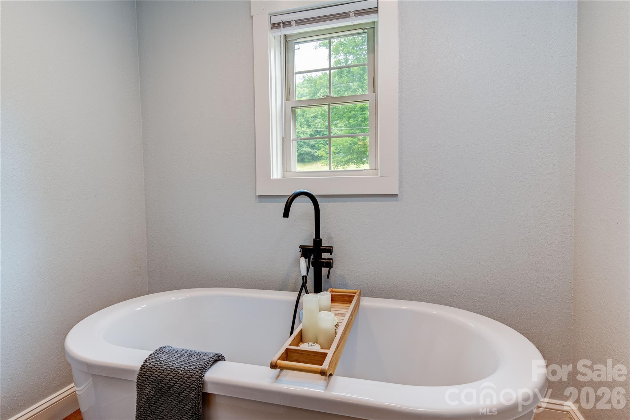 97 Circle E Ranch Road Burnsville NC 28714