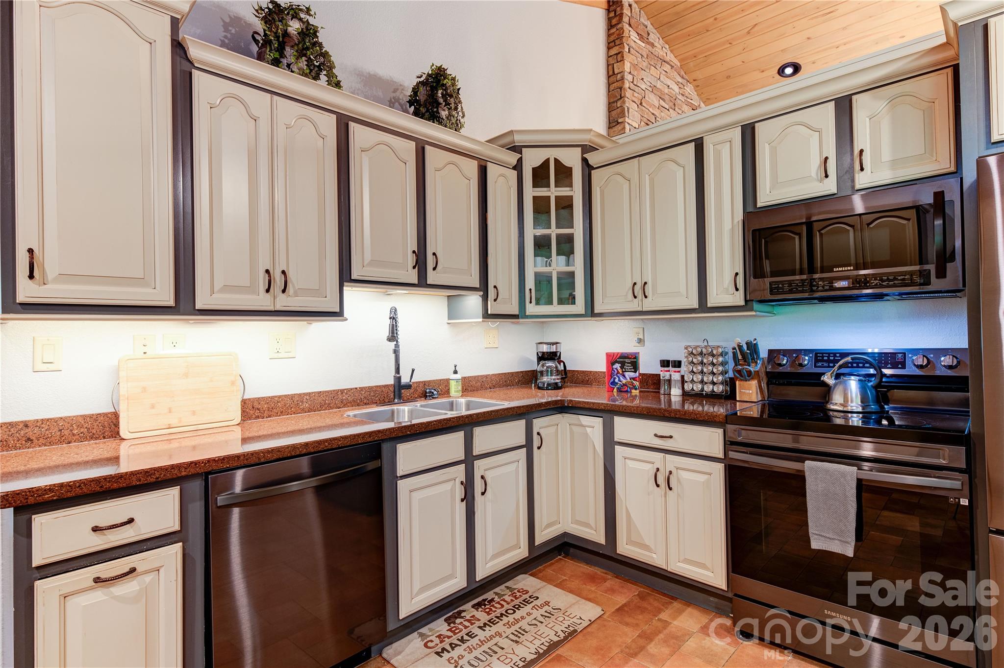 97 Circle E Ranch Road Burnsville NC 28714