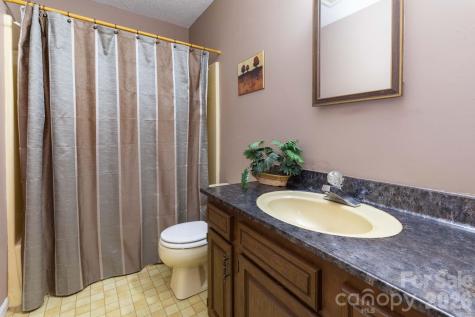 5 Wildwood Circle Fletcher NC 28732
