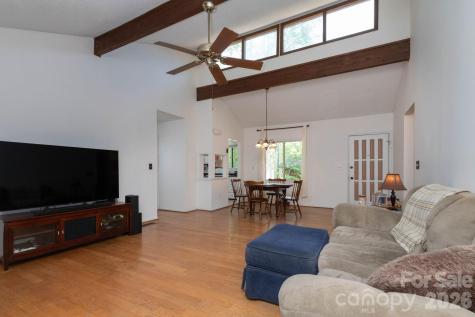 5 Wildwood Circle Fletcher NC 28732