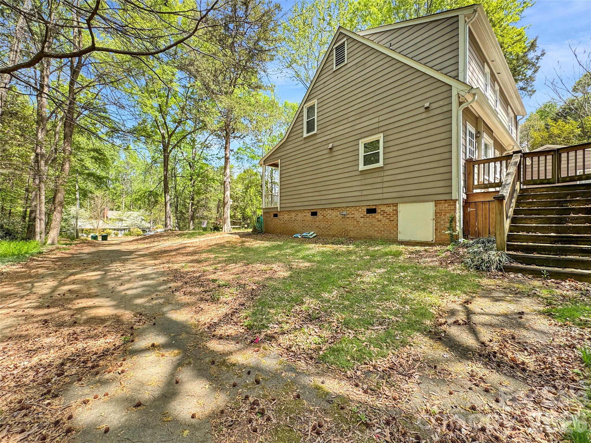 8209 Saddlehorse Lane Charlotte NC 28215