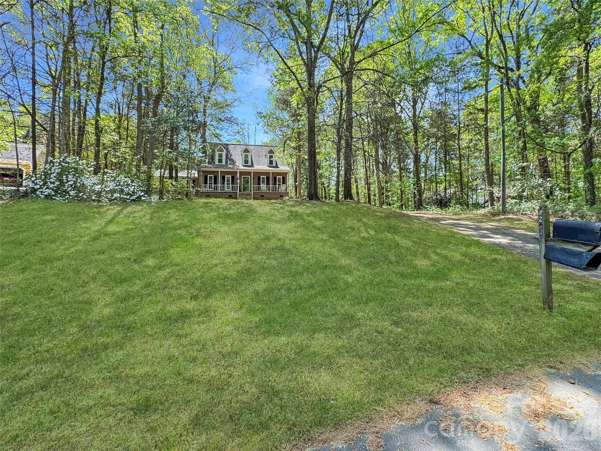 8209 Saddlehorse Lane Charlotte NC 28215