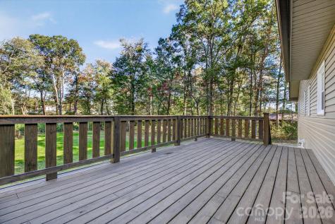 126 Anthony Drive East Flat Rock NC 28726