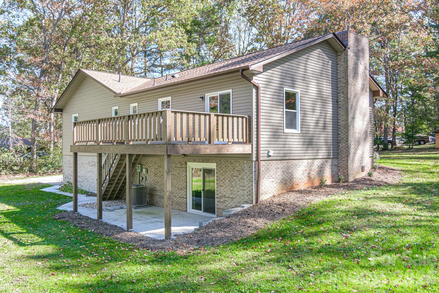 126 Anthony Drive East Flat Rock NC 28726