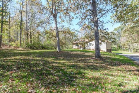 126 Anthony Drive East Flat Rock NC 28726