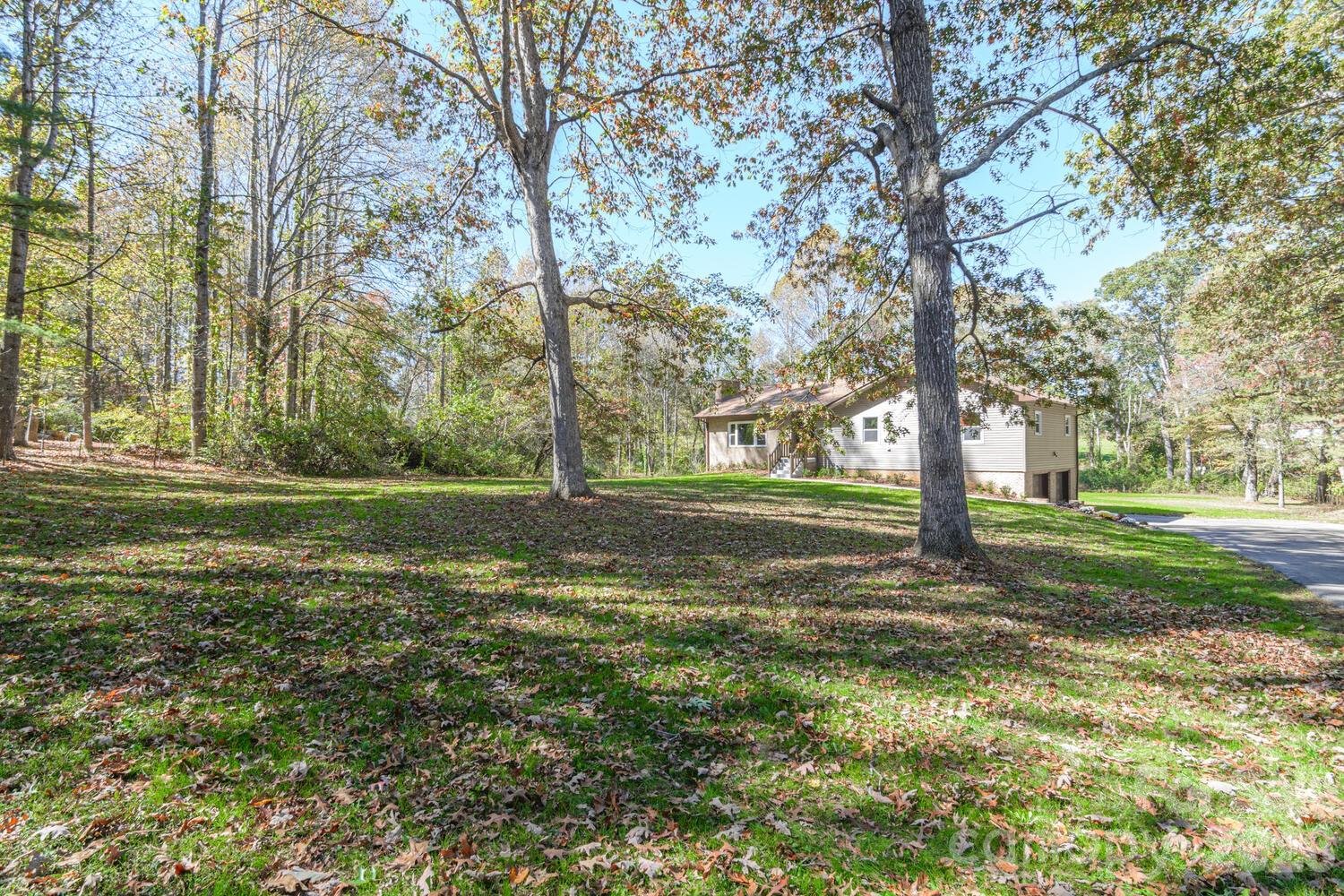 126 Anthony Drive East Flat Rock NC 28726