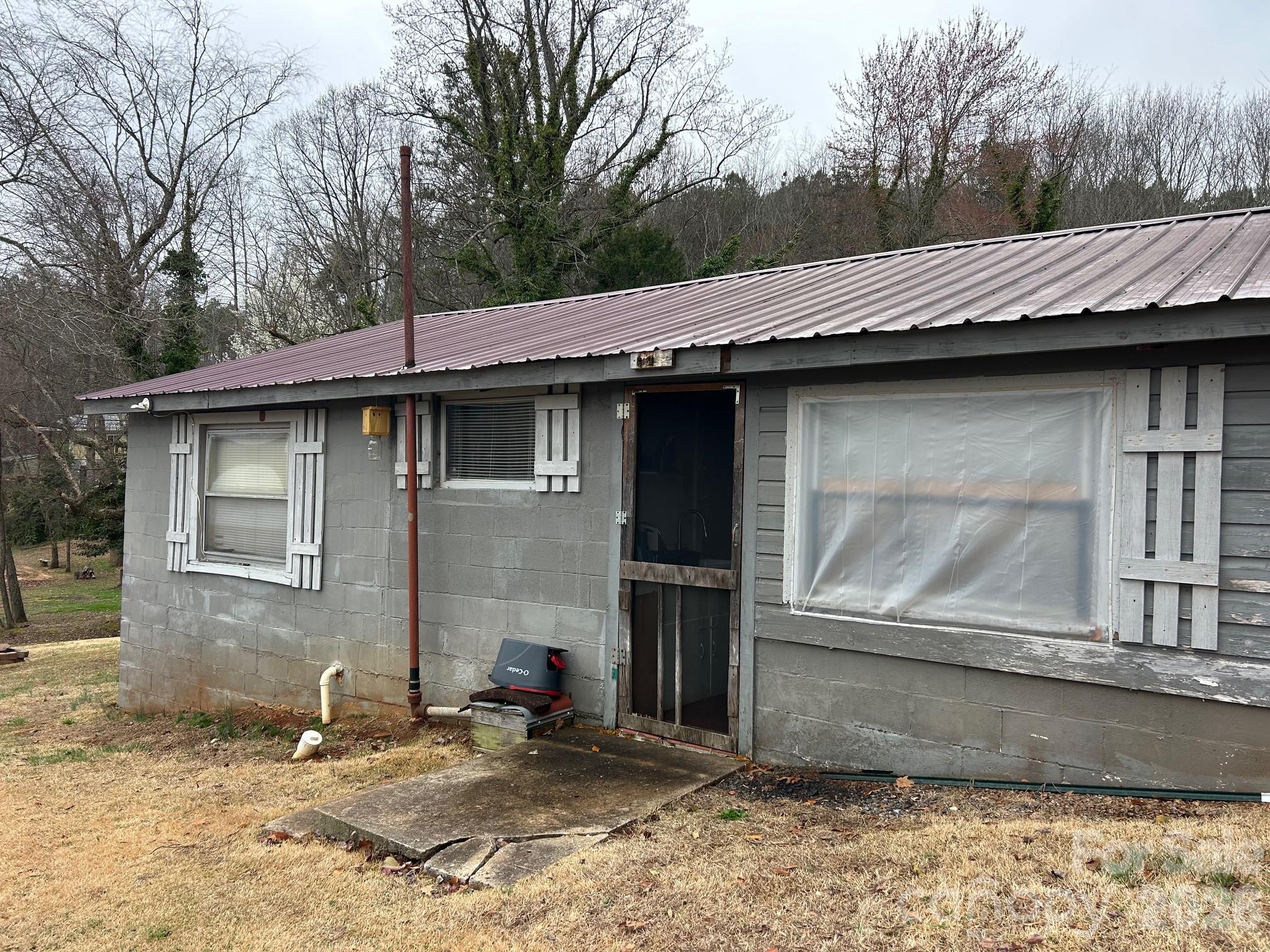 4237 Laurel Hill Road Claremont NC 28610