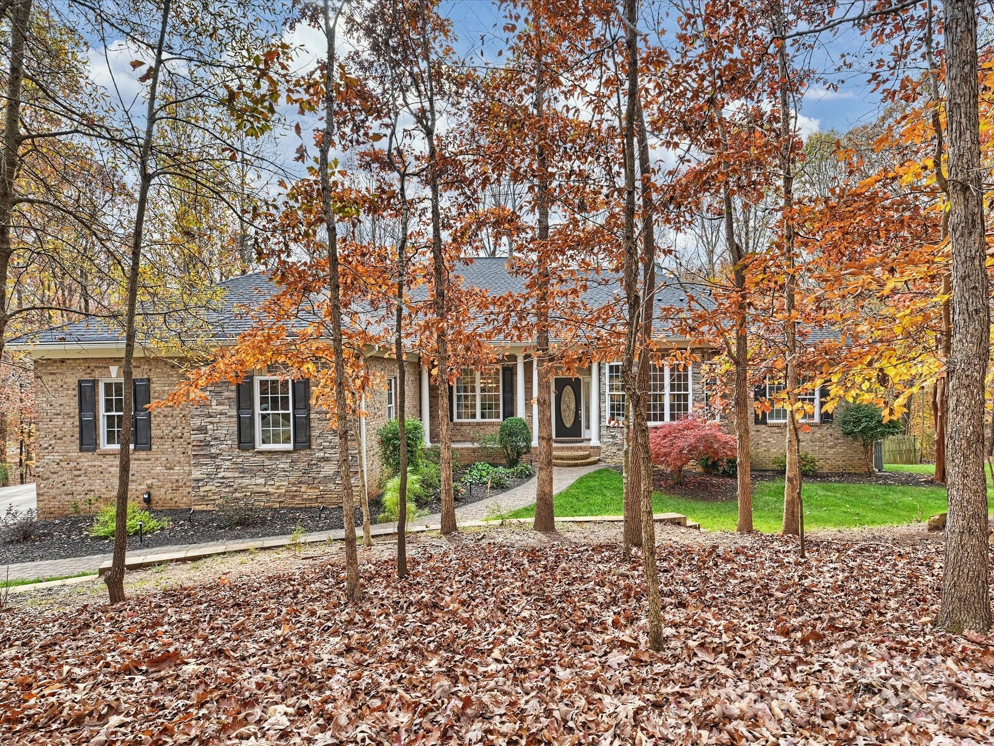 2618 Forest Lawn Drive Matthews NC 28104