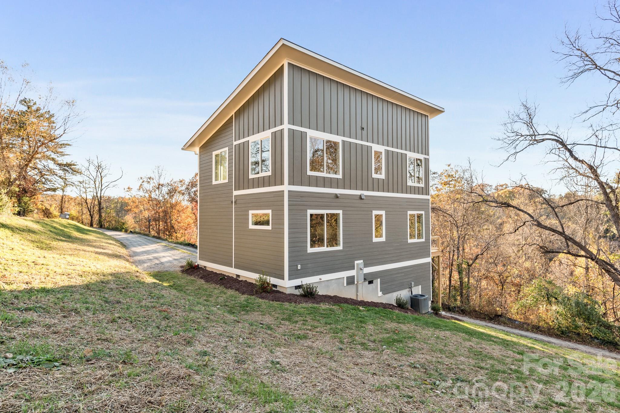 62 Upper Moffitt Road Asheville NC 28805