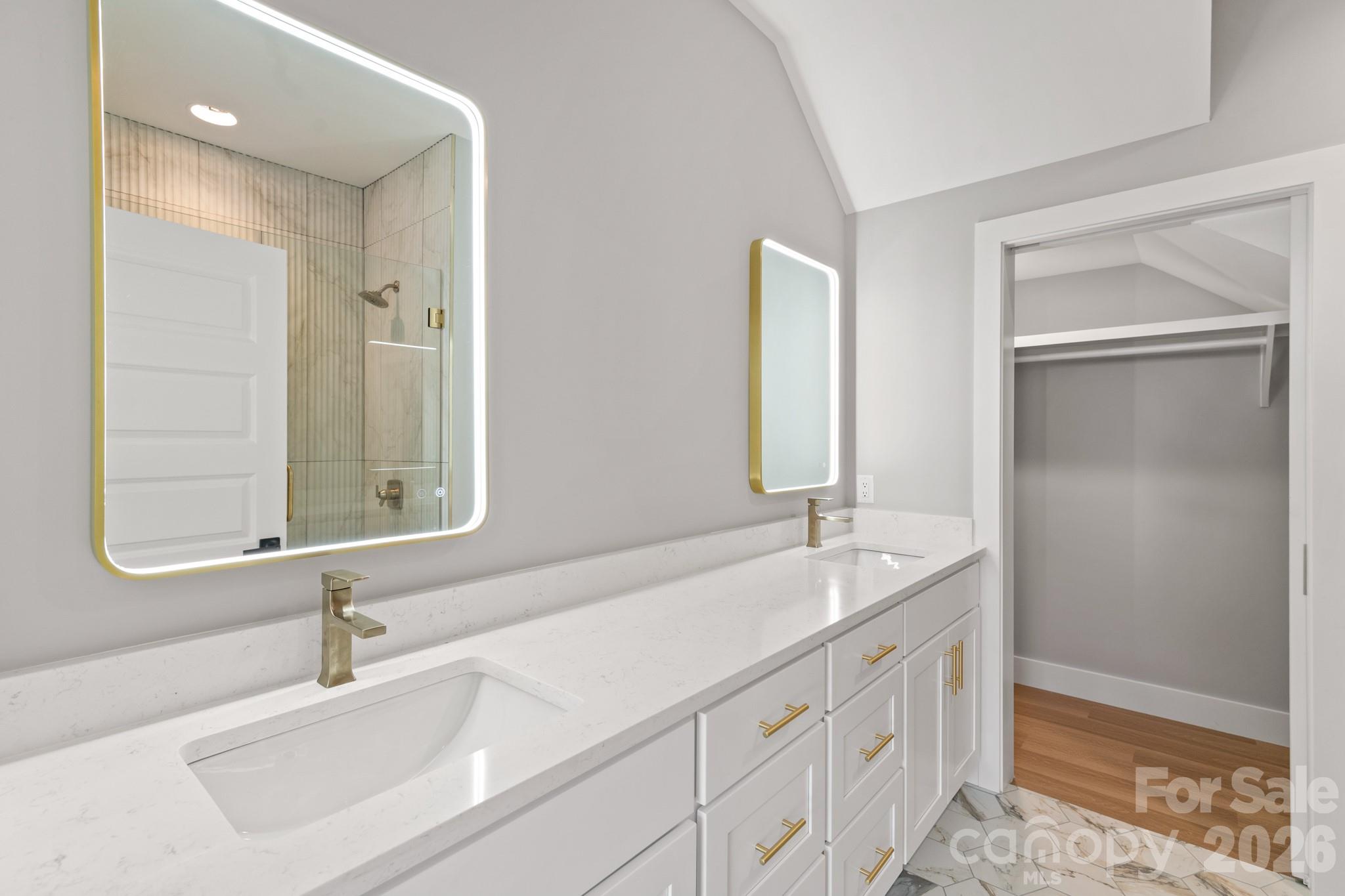 62 Upper Moffitt Road Asheville NC 28805