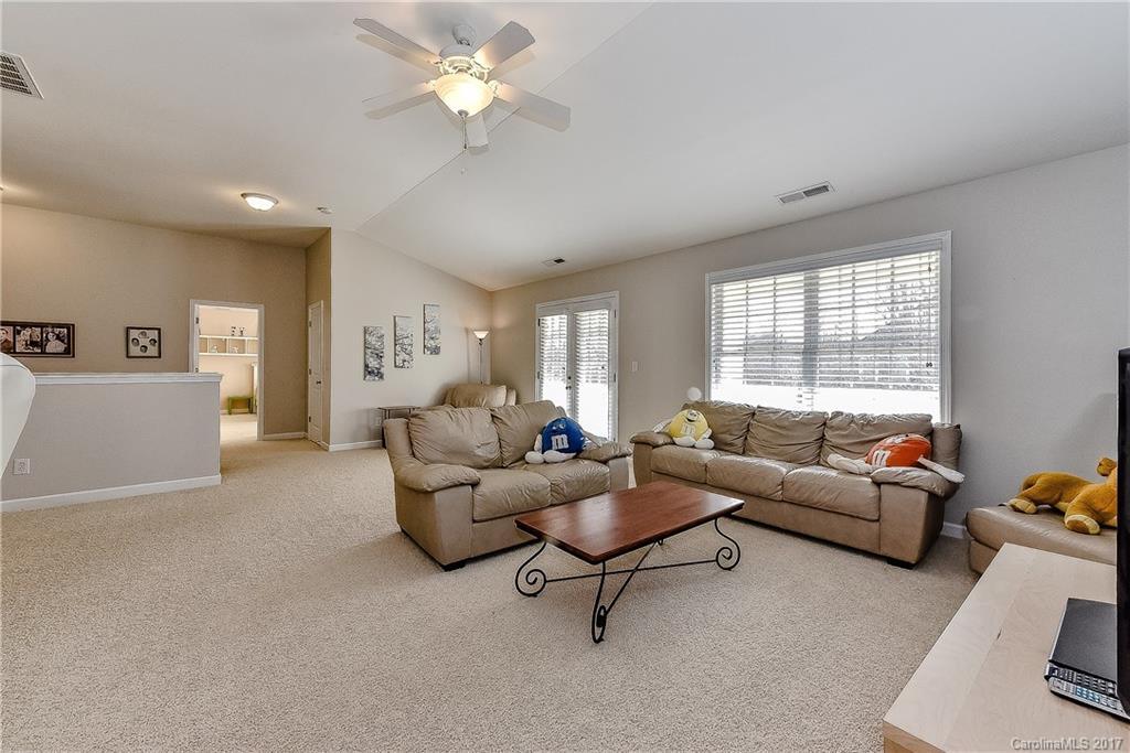 1006 Sudbury Lane Matthews NC 28104