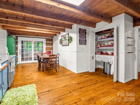 1145 Bearwallow Mountain Road Hendersonville NC 28792