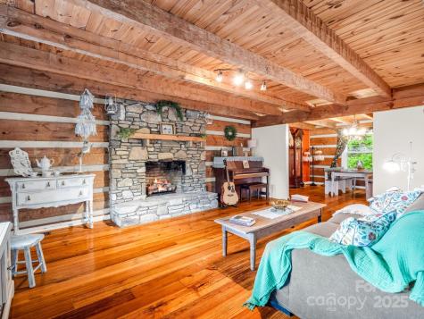 1145 Bearwallow Mountain Road Hendersonville NC 28792