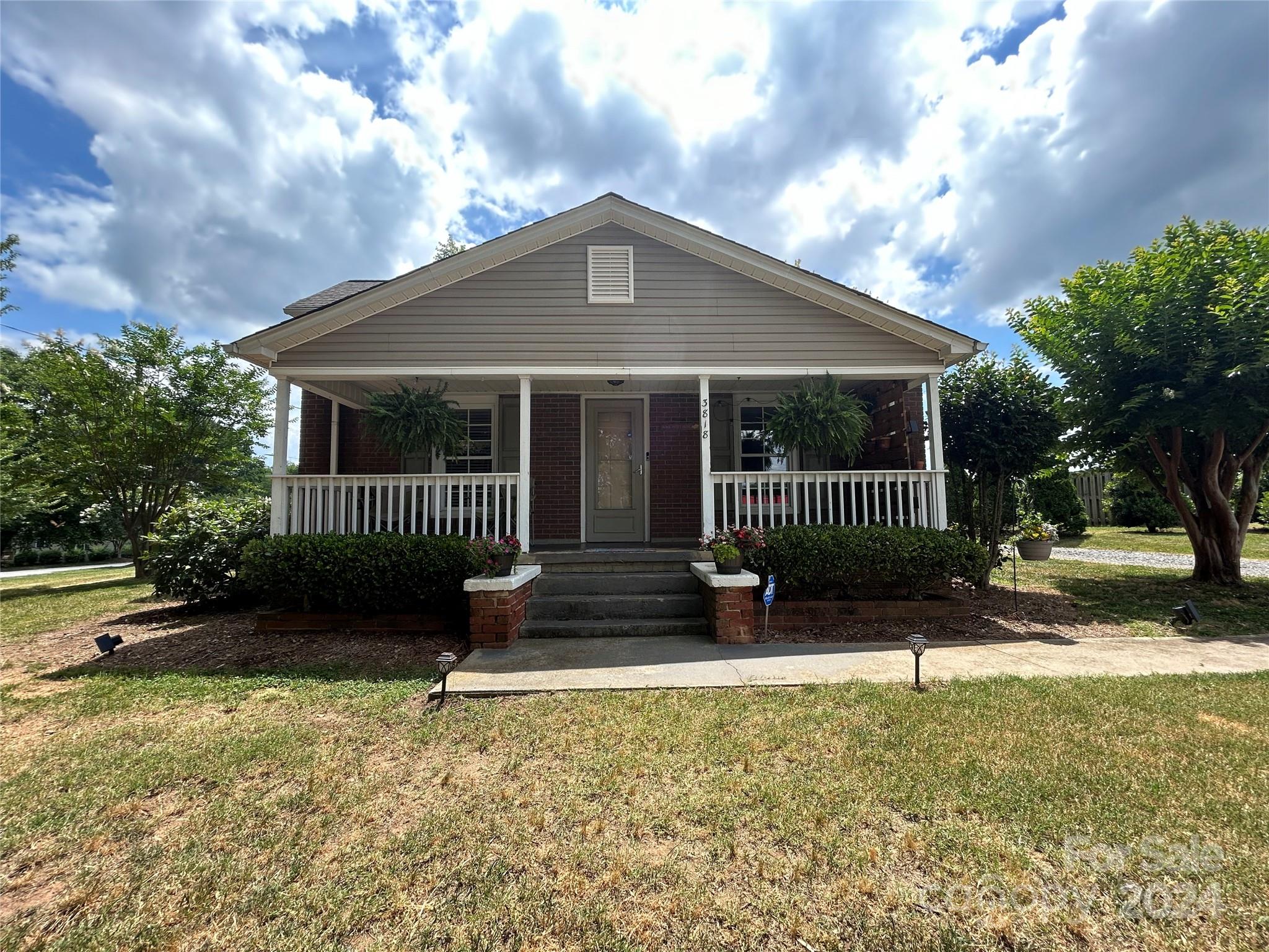 3818 16th Street NE Hickory NC 28601