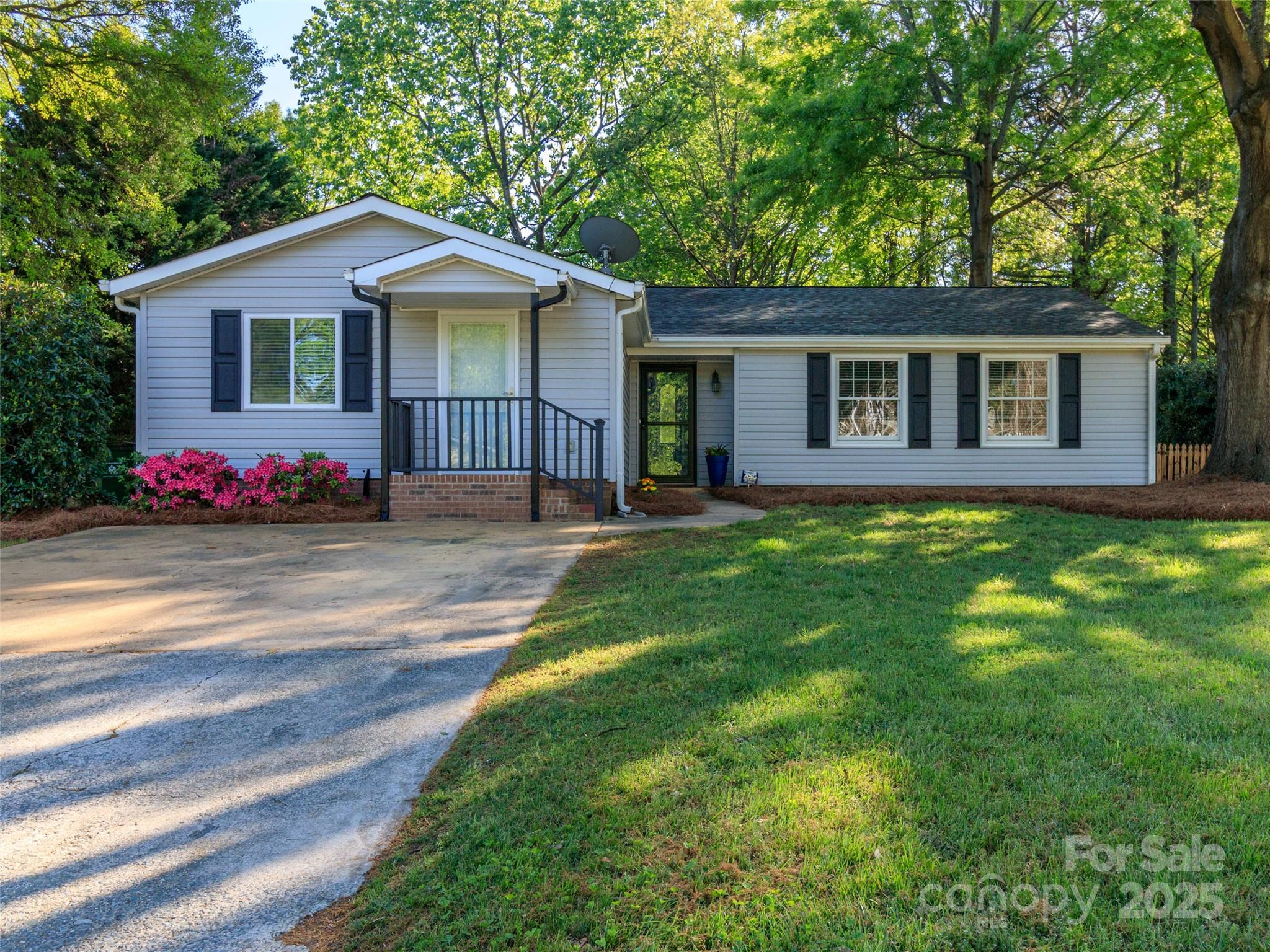 7417 Shadowlake Drive Charlotte NC 28226