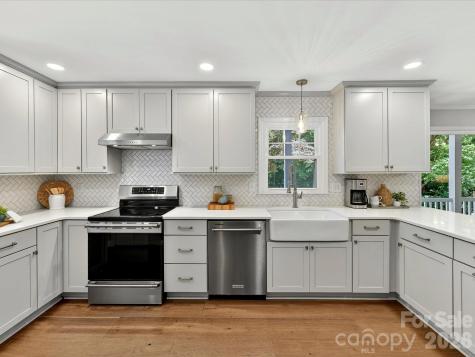 4308 Meadowridge Drive Charlotte NC 28226