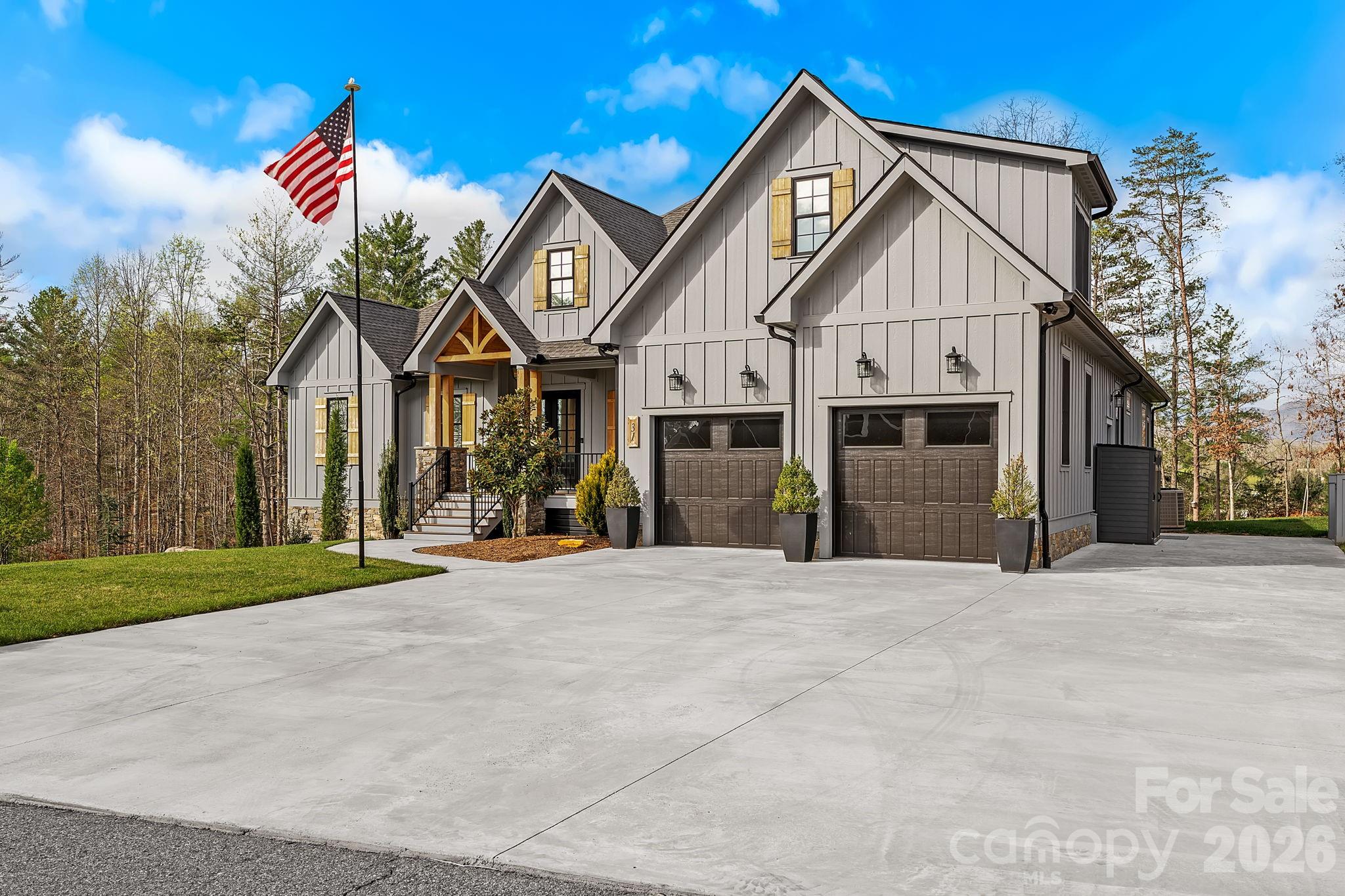 31 Grizzly Drive Leicester NC 28748