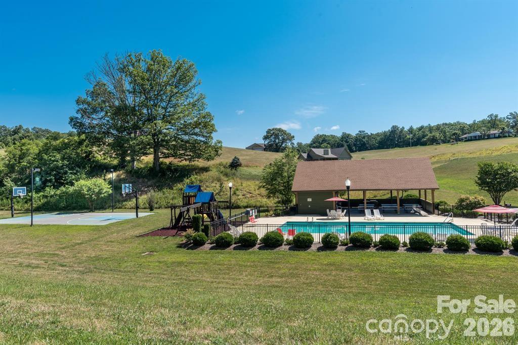31 Grizzly Drive Leicester NC 28748