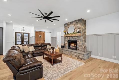 31 Grizzly Drive Leicester NC 28748