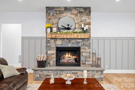 31 Grizzly Drive Leicester NC 28748