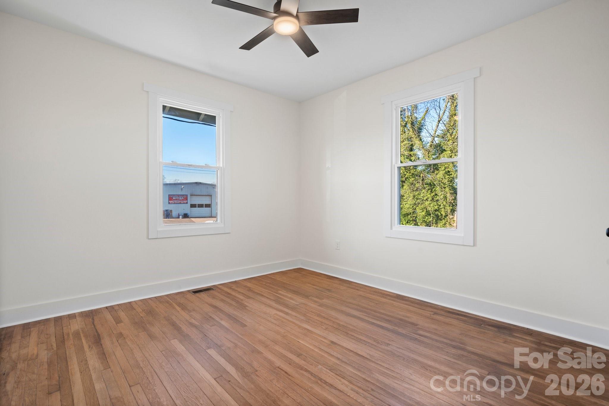 49 8th Street SE Hickory NC 28602
