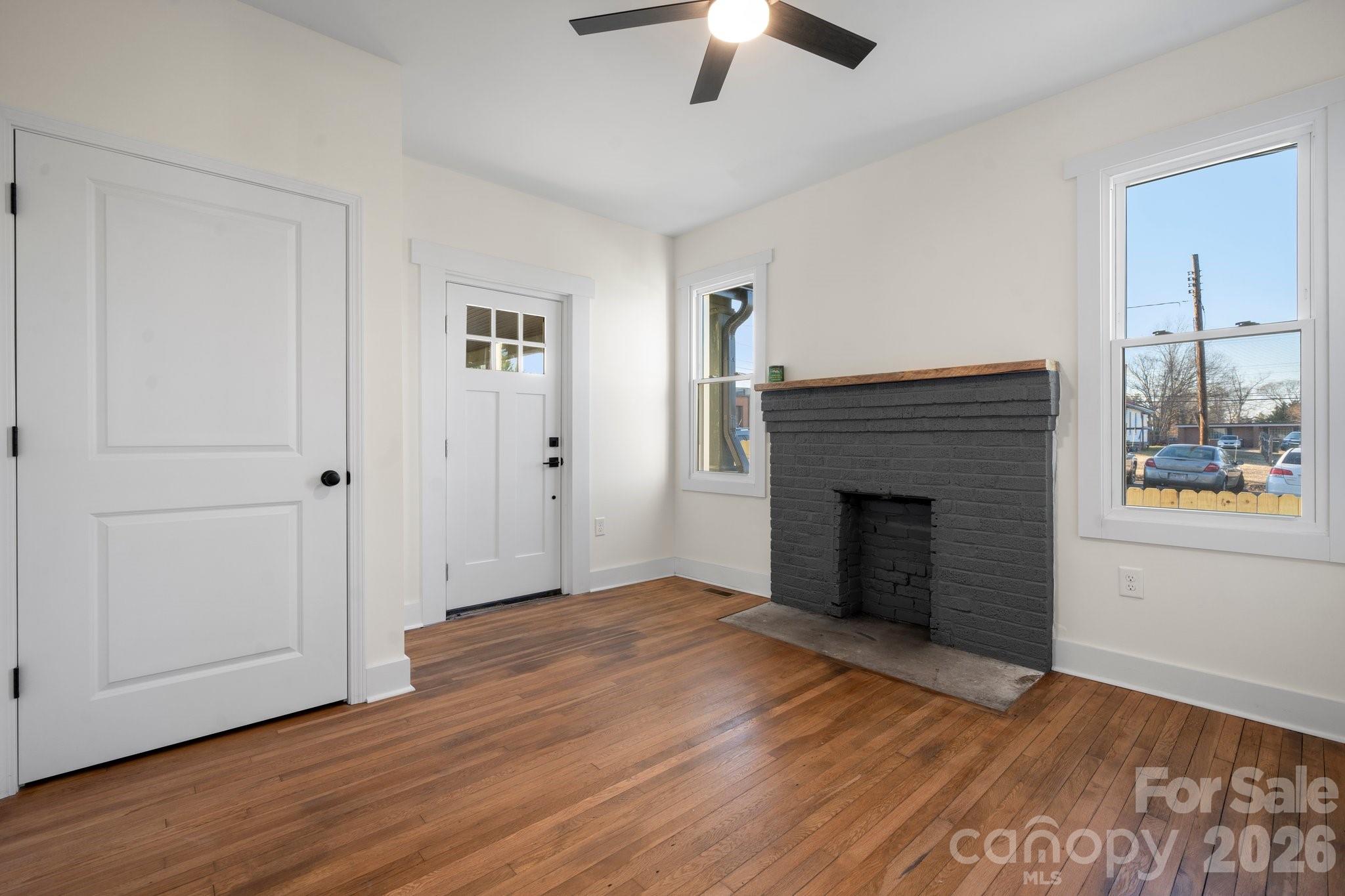 49 8th Street SE Hickory NC 28602