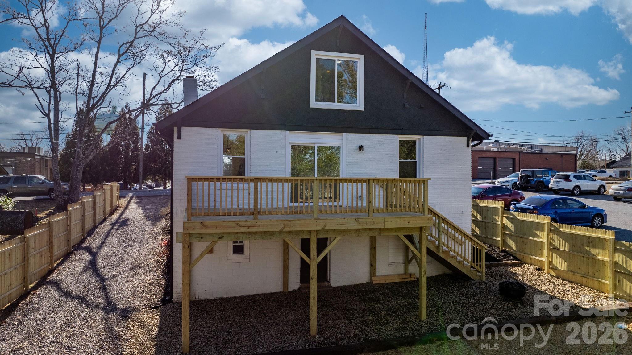 49 8th Street SE Hickory NC 28602