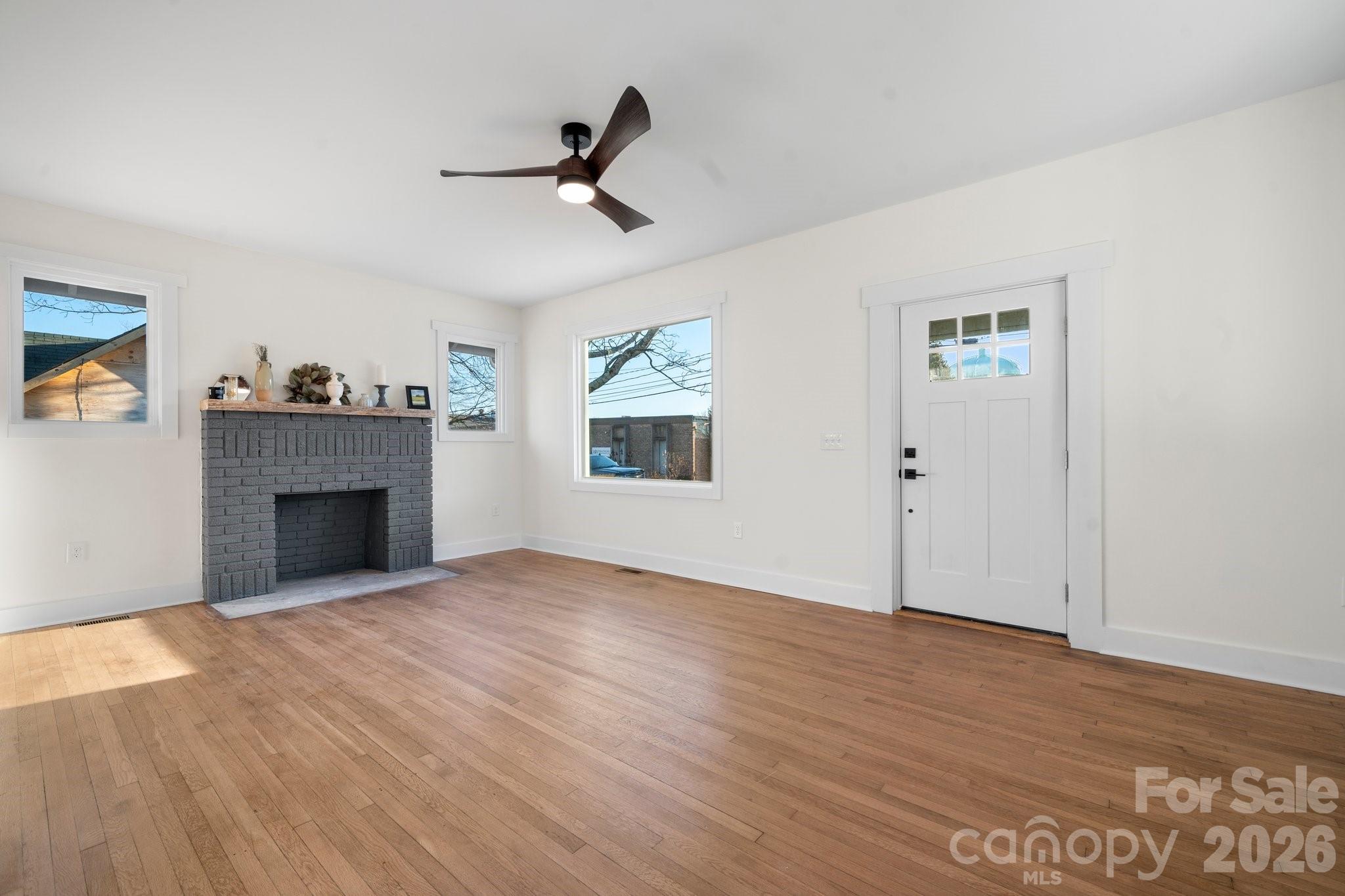 49 8th Street SE Hickory NC 28602