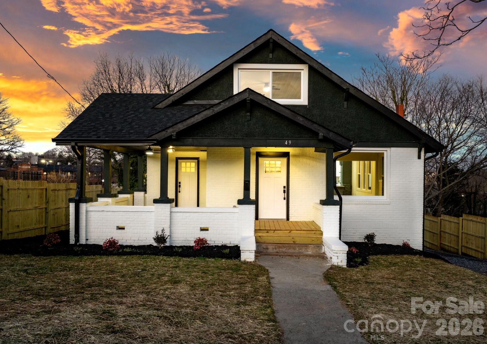 49 8th Street SE Hickory NC 28602