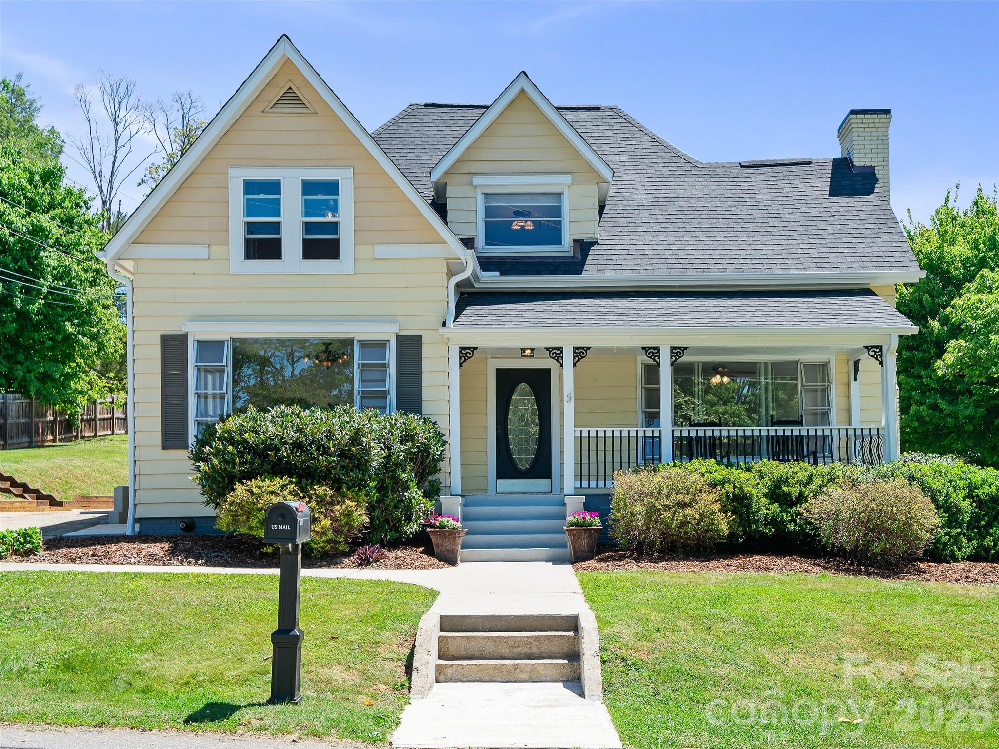 118 Robertson Street Burnsville NC 28714