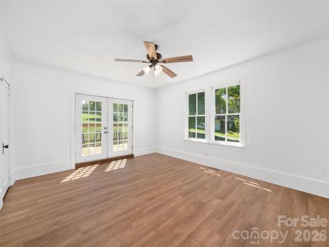 118 Robertson Street Burnsville NC 28714