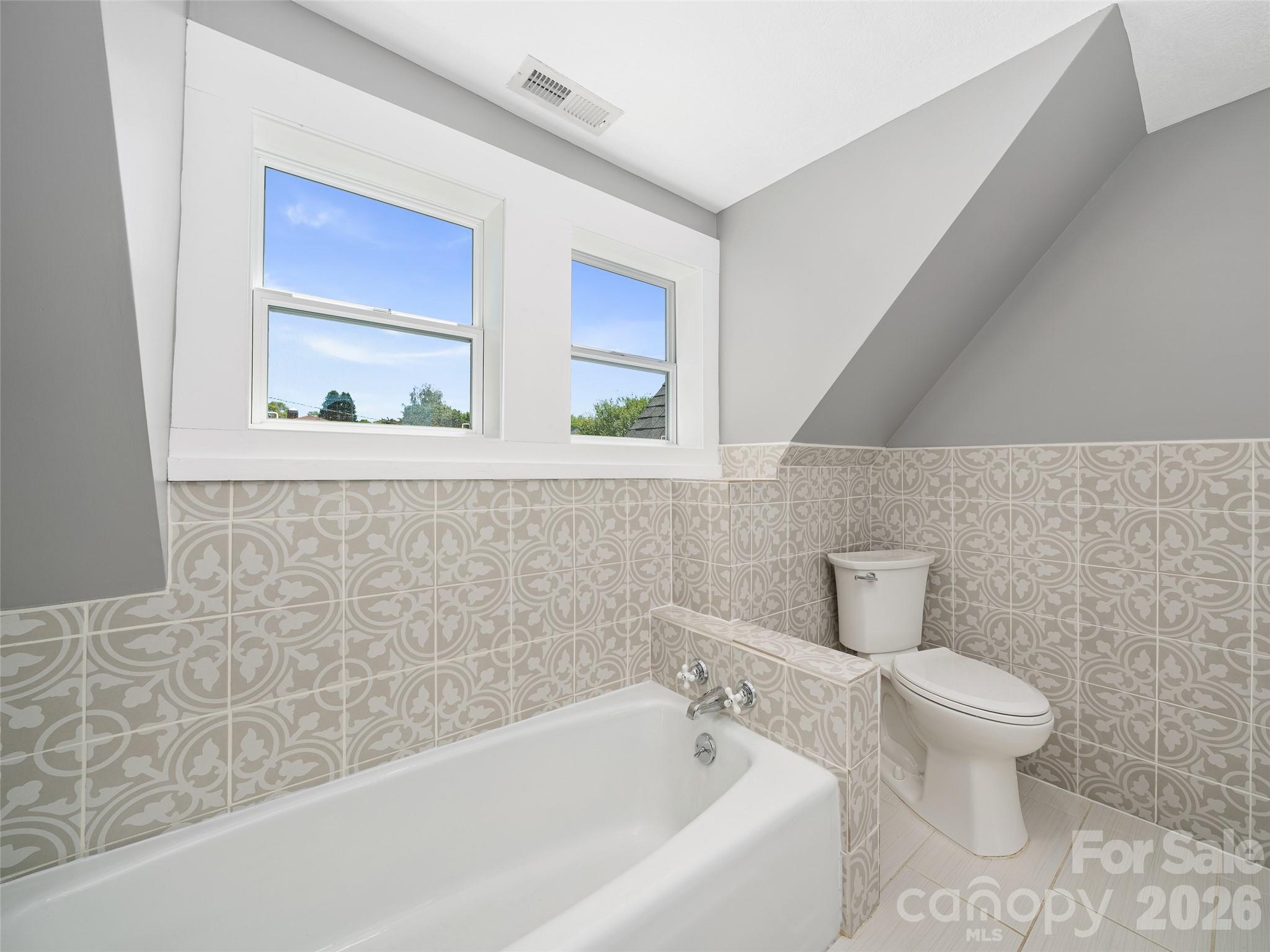 118 Robertson Street Burnsville NC 28714